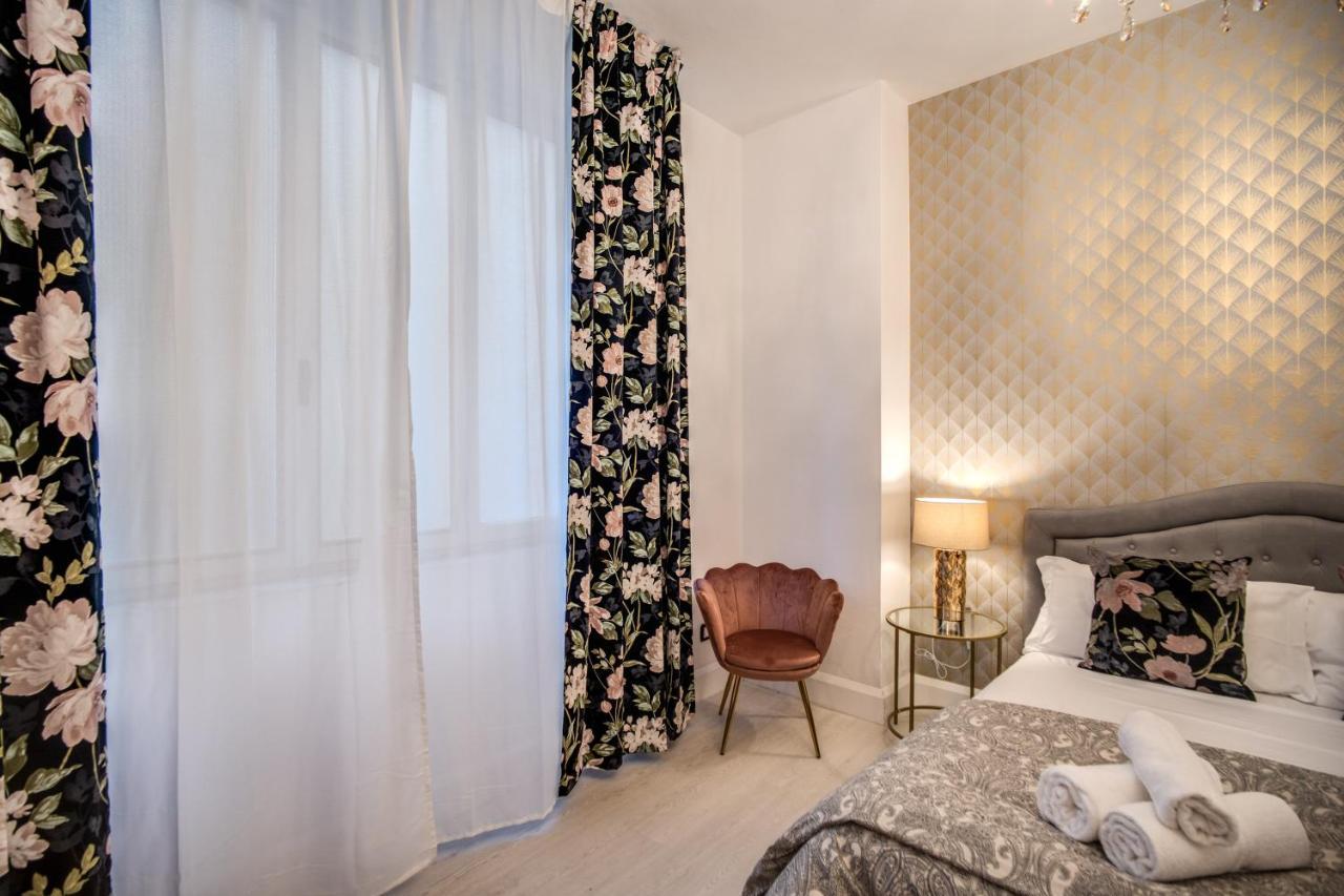 Aweshomeitaly - White Mirrors Apartment Pisa Exterior foto