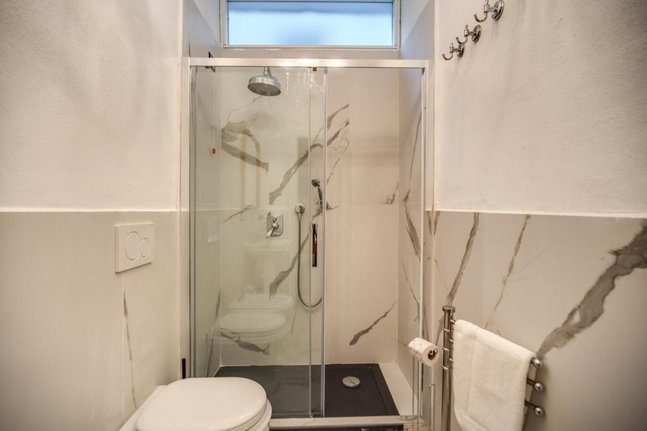 Aweshomeitaly - White Mirrors Apartment Pisa Exterior foto